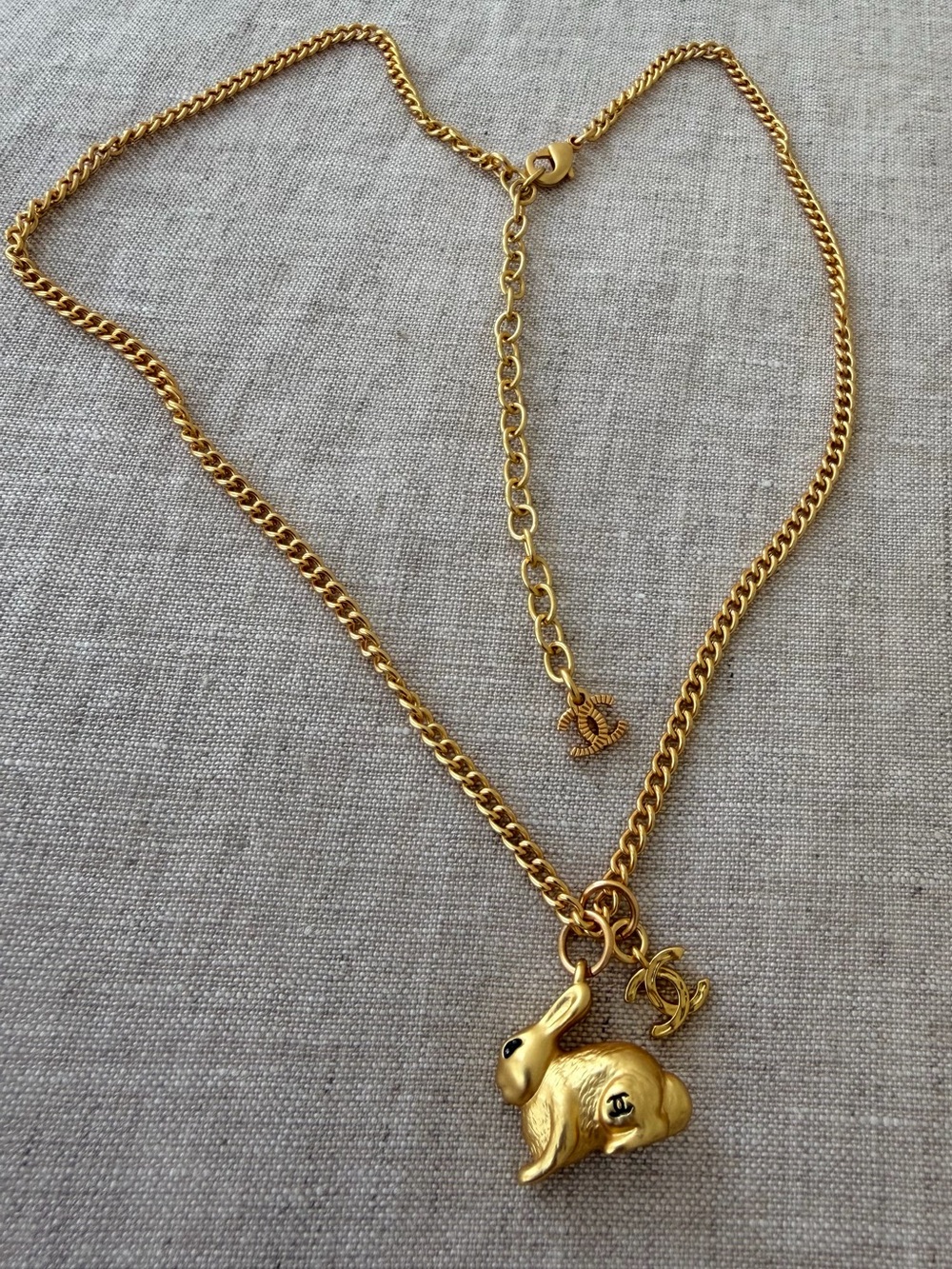 🐰🐇CHANEL Gold-tone Bunny Pendant Necklace with CC Charm✨